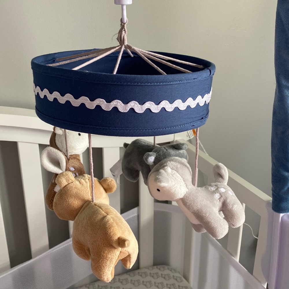 Crib mobile
